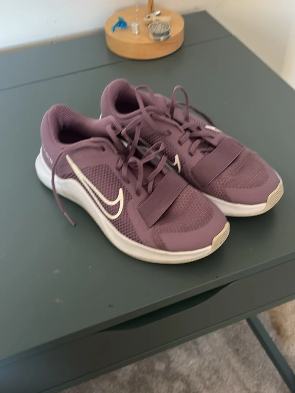 Nike Women's Mauve/Purple Training Sneakers with White Swoosh - Picture 1 of 1